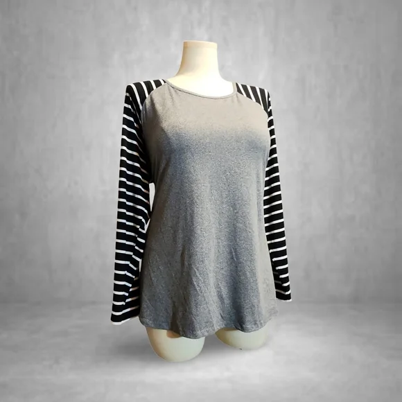 Gray Top w Black & White Striped Sleeves By Doublju 2x Emo Scene Punk Bubblegum◯ - Picture 1 of 8